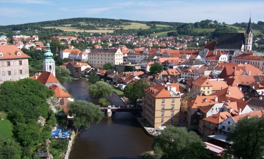 From Prague: Full-Day Trip to esky Krumlov - FAQs