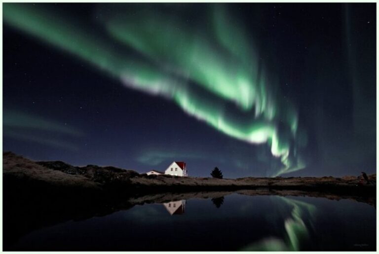 From Reykjavik: Northern Lights Tour with Hot Cocoa & Photos - The Value of This Tour