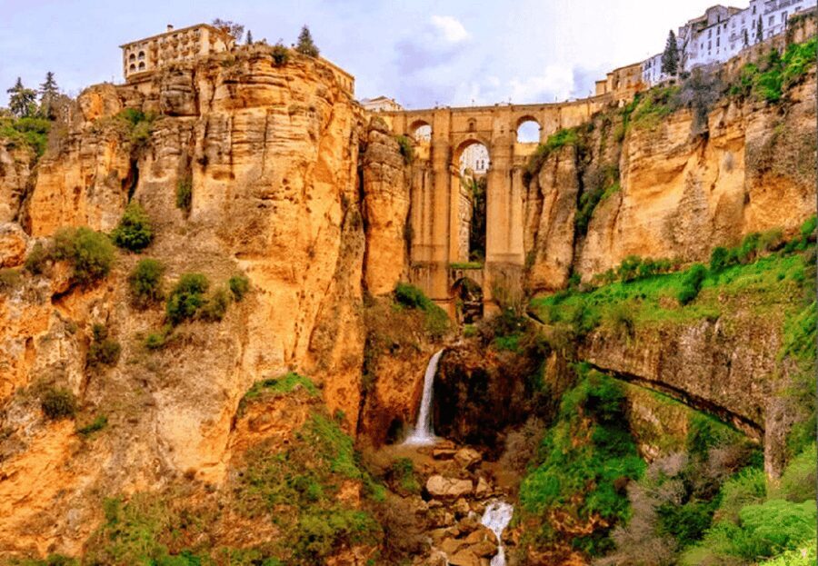 From Seville: Ronda, Setenil white town and Zahara Viewpoint - Who Is This Tour Best For?