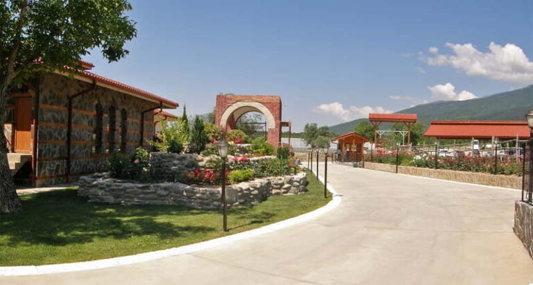 From Sofia: Rose Valley Tour & UNESCO Site Kazanlak - Goliama Kosmatka: The Thracian Tomb of Seuthes III