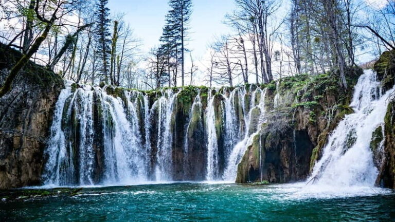 From Split: Plitvice Lakes Guided tour - Arriving at Plitvice Lakes