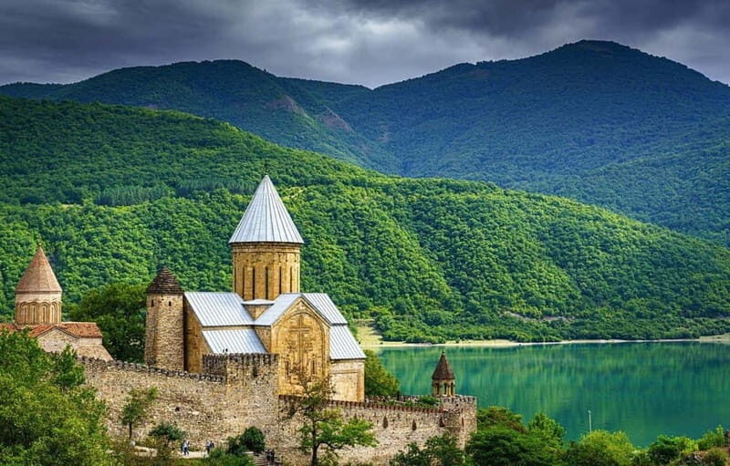 From Tbilisi: Ananuri Fortress and Kazbegi Day Trip - What Makes This Tour Stand Out?