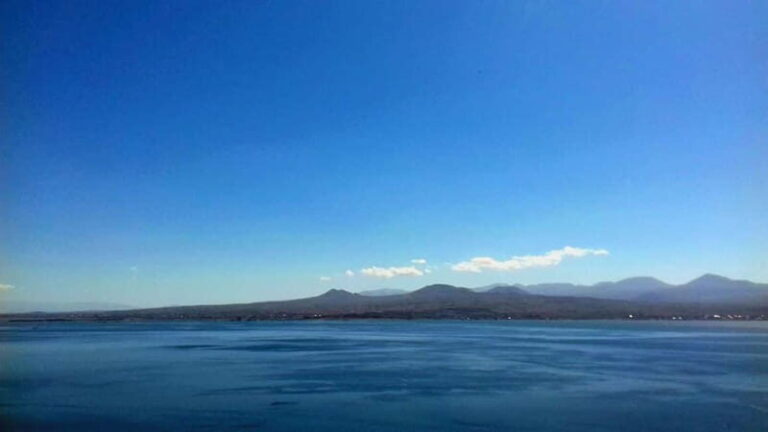 From Tbilisi: Armenia Day Trip with Yerevan and Lake Sevan - Lunch Break and Scenic Views