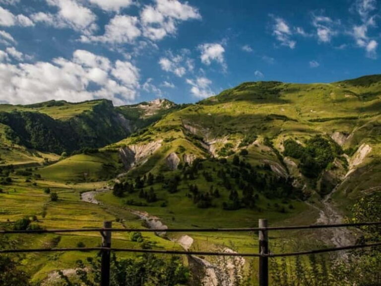 From Tbilisi: Kazbegi Mountain and Ananuri Fortress Day Trip - What’s Included and What to Expect