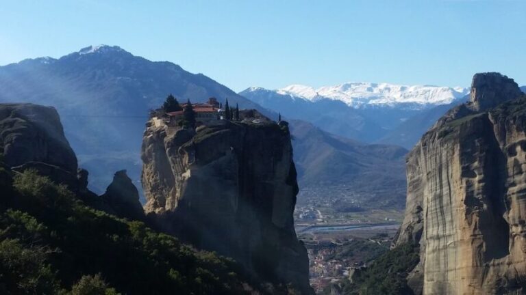 From Thessaloniki: Meteora Small Group Day Trip - Reaching Meteora: The Arrival and First Impressions