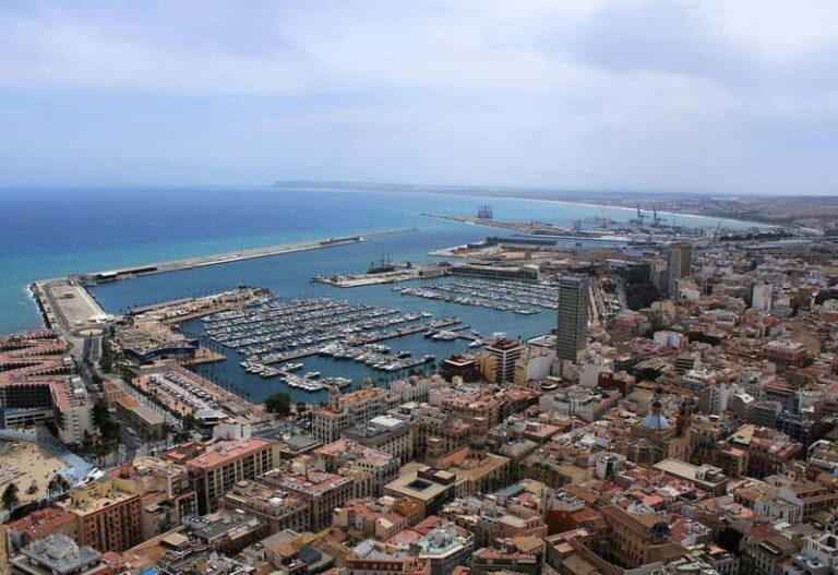 From Valencia: Pink lagoon and Alicante, colors, sea and sunshine. - What to Expect From This Day Trip