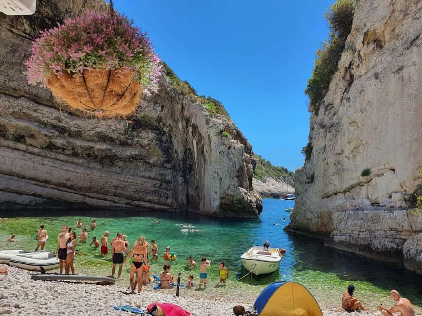From Vis: Speedboat tour - Vis, Bievo & Blue Cave (shared) - The Boat and Equipment