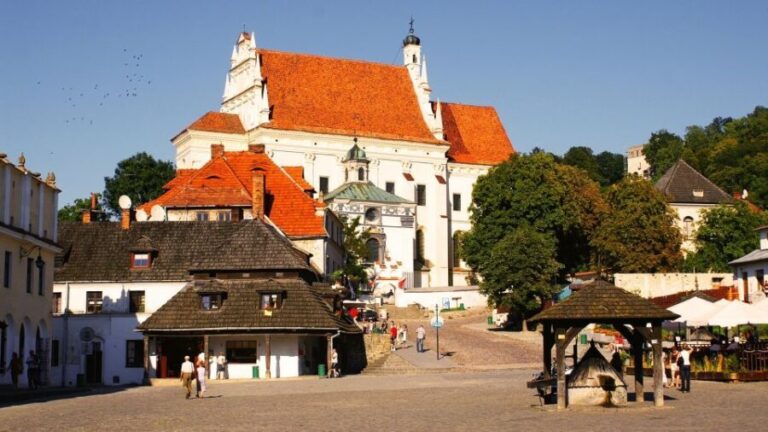 From Warsaw: Kazimierz Dolny Art Town Full-Day Private Tour - Exploring the Town Square and Renaissance Architecture
