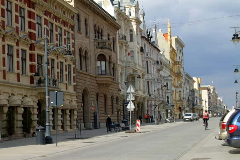 From Warsaw: Lodz & Litzmannstadt Jewish Ghetto Private Tour - Who Is This Tour Best For?