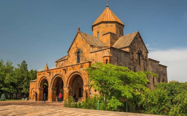 From Yerevan: Echmiadzin cathedral and Zvartnots temple - Visiting Echmiadzin Cathedral – The Heart of Armenian Christianity
