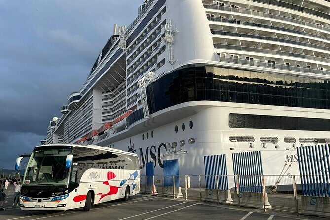 Full-Day Excursion to Santiago from Vigo for Cruisers Only - Arriving in Santiago: The Guided Walking Tour