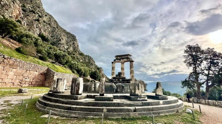 Full Day Private Tour Delphi Navel Of Earth Hosios Loukas - Who Is This Tour Best For?