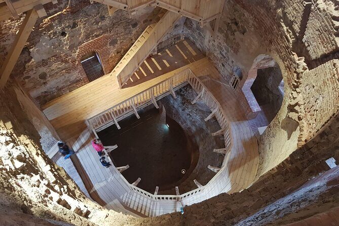 Full-Day Private Trip, Hill of Crosses, Rundale and Bauska Castle - How the Experience Feels