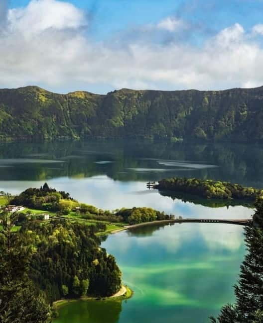 Full day Sete Cidades Lagoa de Fogo - The Experience from Reviews