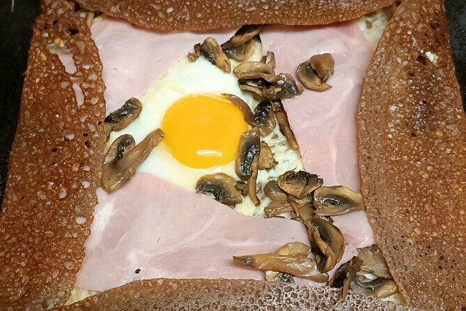 Galettes and Crêpes Cooking Class with Host table diner - Who Will Love This Experience?