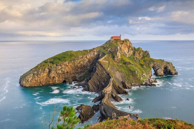 Gaztelugatxe and Gernika Tour From San Sebastian - Who Will Love This Tour?