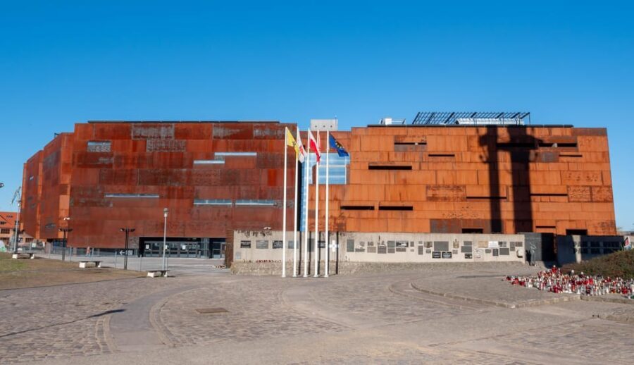 Gdansk: European Solidarity Centre Guided Tour - Why is this tour worth considering?