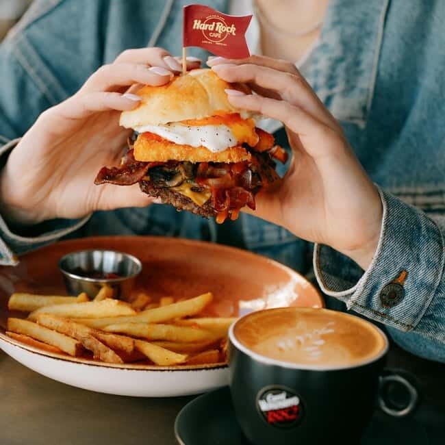 Gdansk: Hard Rock Cafe Breakfast - The Menu and Food Quality