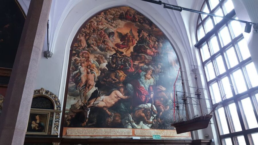 Gdansk: Luxury Old Town Walking Tour For Scandinavians - Detailed Breakdown of the Tour Experience