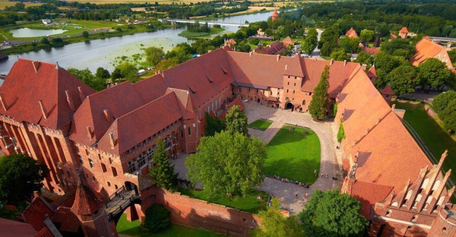 Gdansk: Malbork Castle Regular Tour - What the Tour Entails