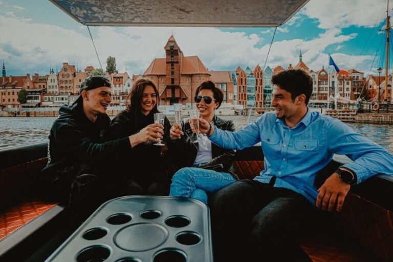 Gdask: Sightseeing EcoCruise around the Old Town of Gdansk - Who’s This Cruise Best For?