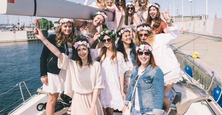 Gdask/Sopot: Private Boat Party with Music & Drinks - The Experience from Guest Perspectives