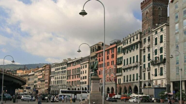 Genoa: Columbus Trail Urban Trekking with Wine & Local Tastings - Who Is This Tour Best For?