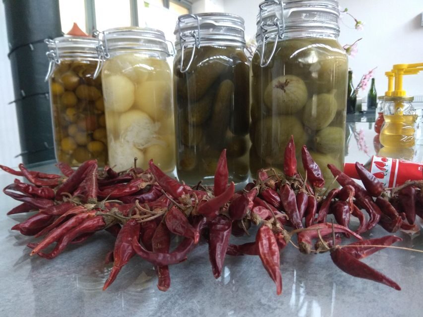 German tour in the Market Hall of Budapest with tastings - What You Can Expect on the Tour