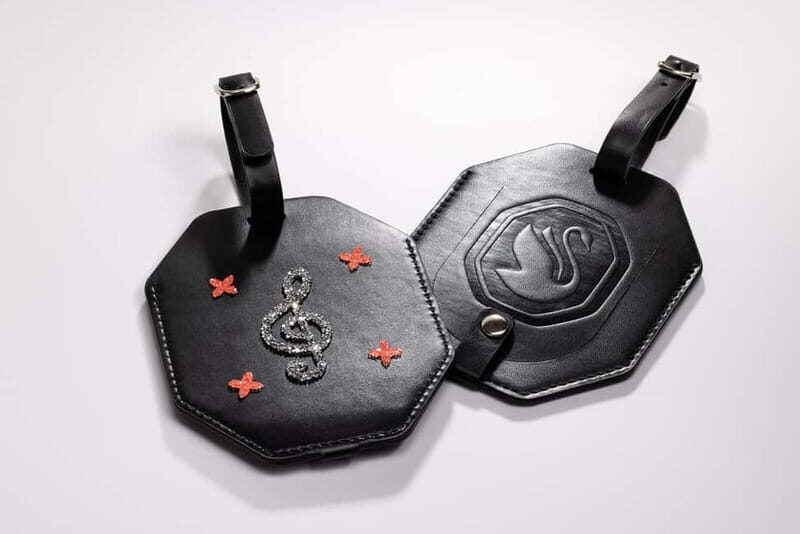 Get Crafty with Crystals: Your DIY Swarovski Workshop - The Setting: Dazzling and Elegant