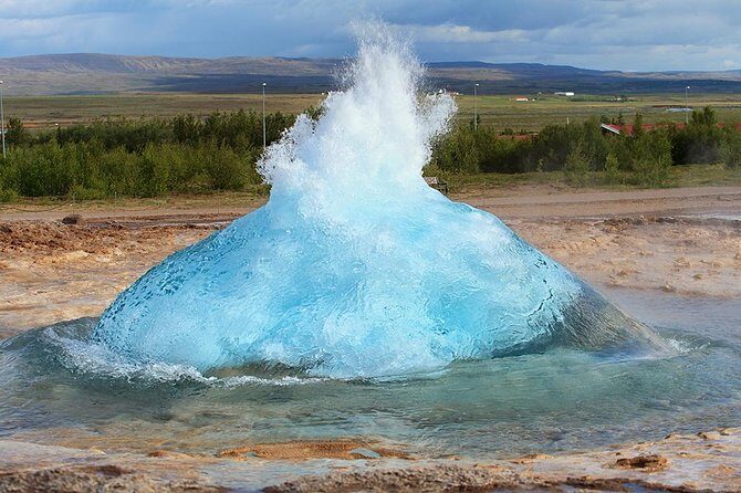 Geyser Waterfalls and Blue Lagoon Day Tour from Reykjavik - The Itinerary: A Closer Look