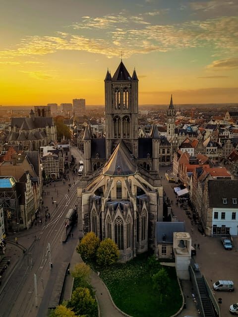 Ghent : Comedy AudioGuide Ghent - The Itinerary—A Closer Look