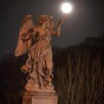 Ghosts, Legends & Mysteries of Rome Tip-Based Walking Tour - The Guide and Atmosphere