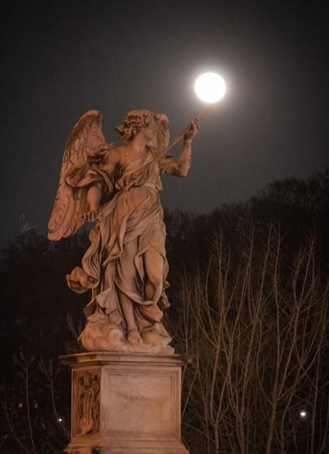 Ghosts, Legends & Mysteries of Rome Tip-Based Walking Tour - The Guide and Atmosphere