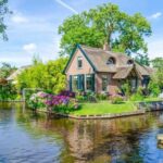 Giethoorn : 1 Hour Village & Sightseeing Boat Cruise - Who Should Consider This Tour?