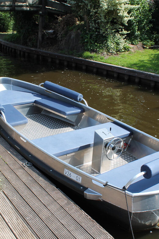 Giethoorn: Self-Drive Boat Rental for up to 8 People - Final Thoughts: Is the Self-Drive Boat Right for You?
