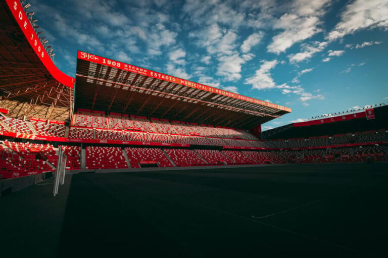 Gijon : El Molinón Stadium Guided Tour - Walking Through the Itinerary