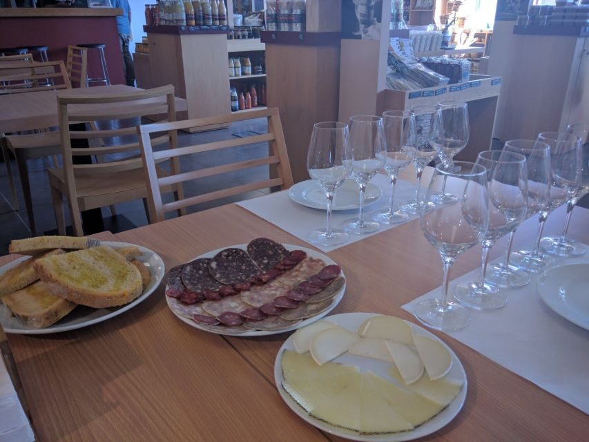 Girona: Local Wineries Tour with Breakfast and Wine Tasting - What Makes This Tour Stand Out?