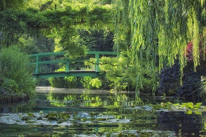Giverny & Versailles Day Trip From Paris with Professional Guide - Price and Value