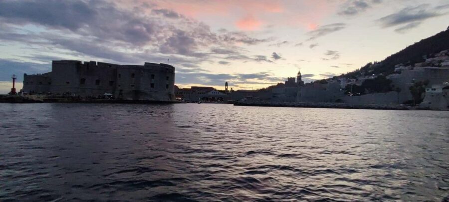 Glassboat sunset tour around Old Town & Caves in Dubrovnik - FAQ
