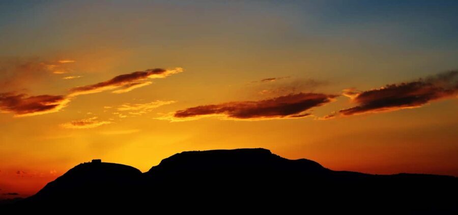 GOLDEN HOUR: SUNSET IN THE COSTA BRAVA - The Experience of Sailing in the Medes Islands