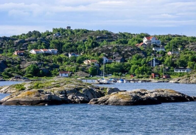 Gothenburg: Archipelago cruise with guide - The Experience Itself: How It Feels on Board