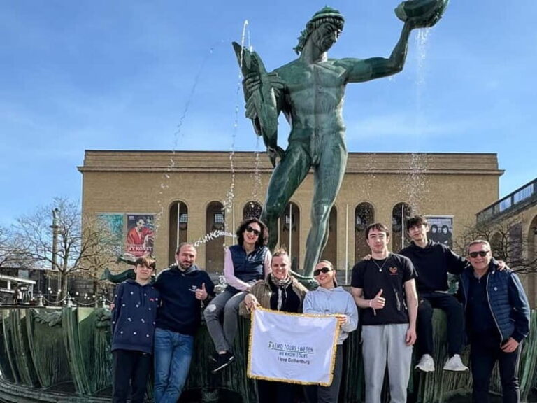 Gothenburg: City Highlights Bike Tour with Transfer - The Experience in Detail