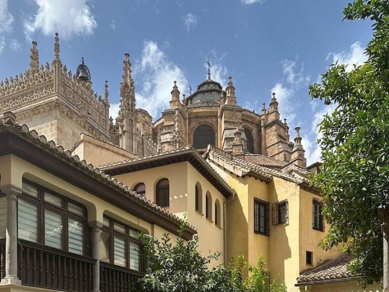 Granada: Albaicin and Sacromonte Guided Walking Tour - Additional Practical Tips