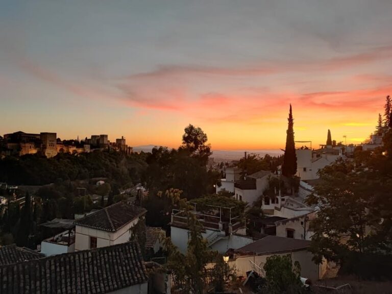 Granada: Albaicín and Sacromonte Sunset Tour & Flamenco Show - What Makes This Tour Stand Out?