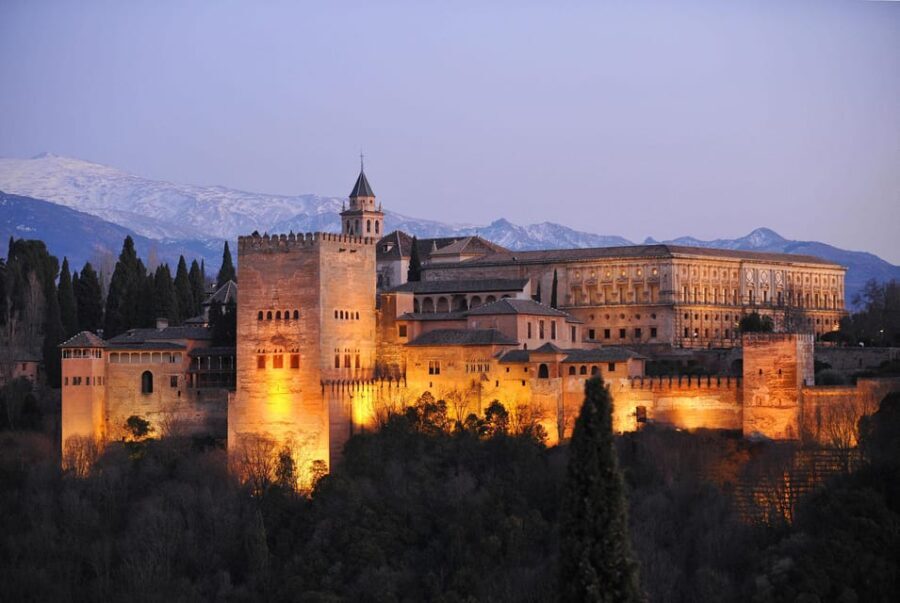 Granada: Alhambra and Generalife Garden Ticket & Guided Tour - The Itinerary in Detail