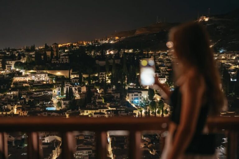 Granada: Alhambra and Nasrid Palaces Guided Tour at Night - The Itinerary in Detail