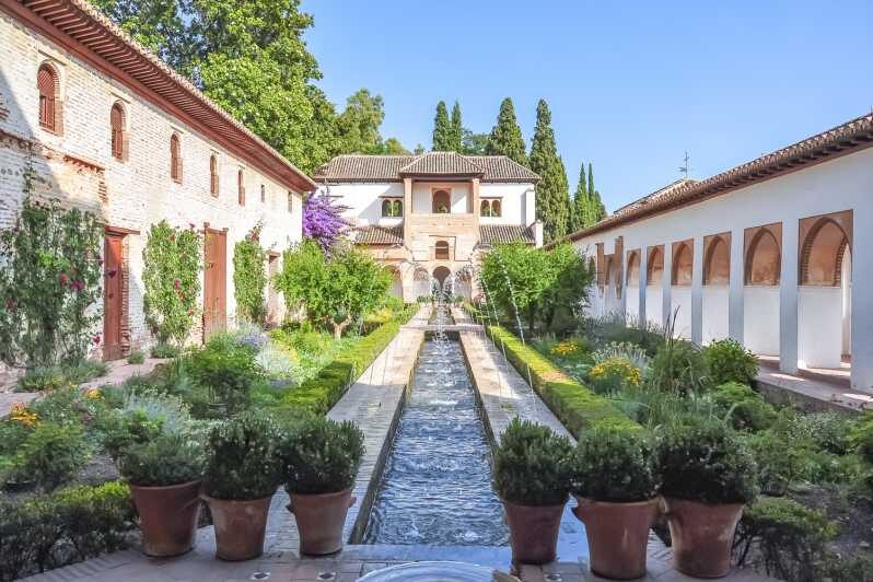 Granada: Alhambra Gardens and Generalife Ticket - The Experience on the Ground