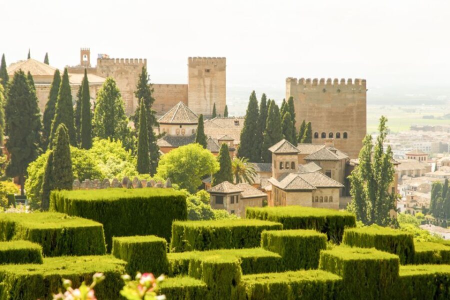 Granada: Alhambra Gardens, Generalife & Alcazaba Guided Tour - How the Tour Fits into Your Day in Granada