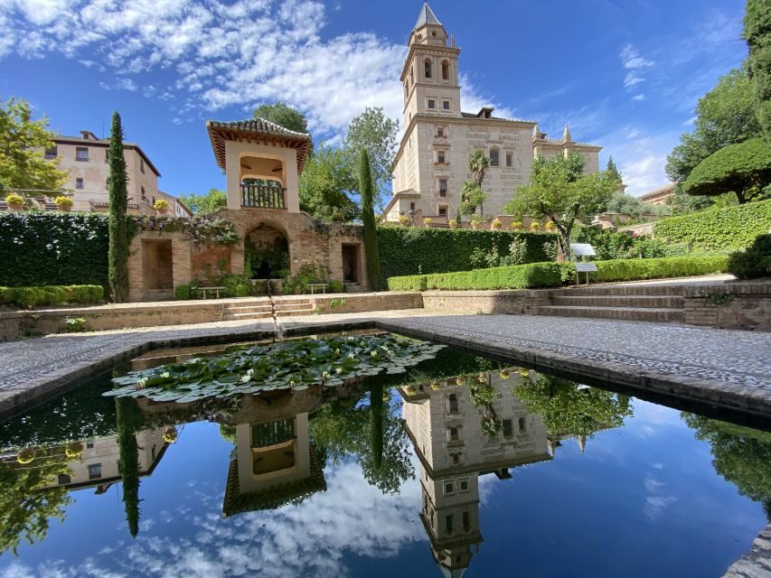 Granada: Alhambra & Generalife Fast-Track Guided Tour - The Value of Guided Tours
