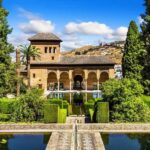 Granada: Alhambra, Nasrid Palaces & Gardens guided Tour - The Experience: A Balance of Insight and Beauty